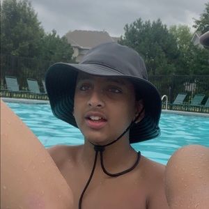 Meet your Posher, Ty